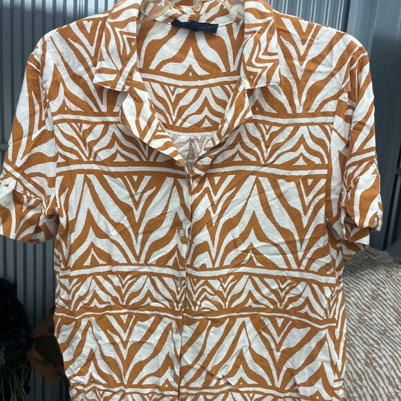 Jane & Delancey Patterned Short Sleeve Shirt Size M - Picture 1 of 3